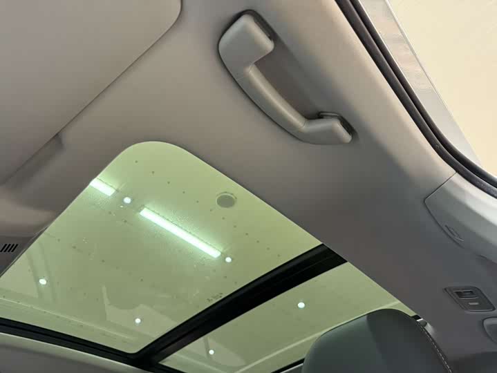 Фото 15 - Volkswagen T-Roc