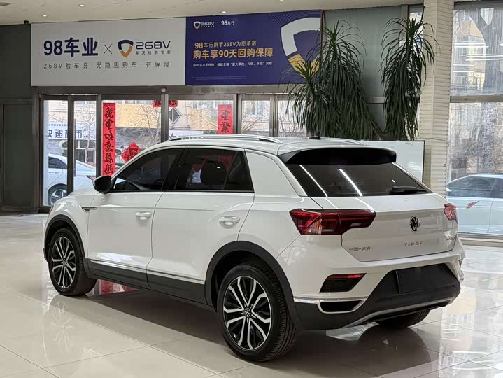 Фото 4 - Volkswagen T-Roc