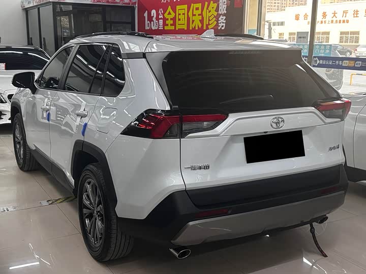 Фото 4 - Toyota RAV4