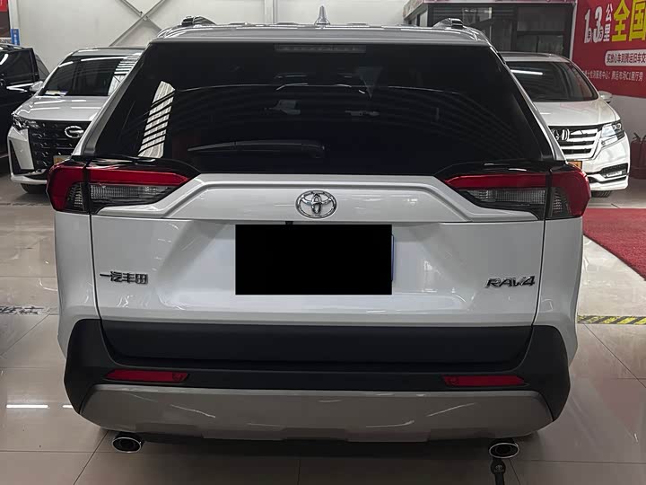Фото 5 - Toyota RAV4
