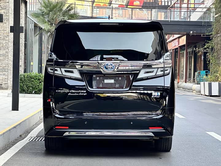 Фото 8 - Toyota Vellfire