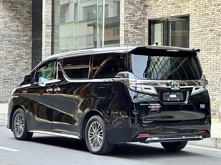 Фото 9 - Toyota Vellfire