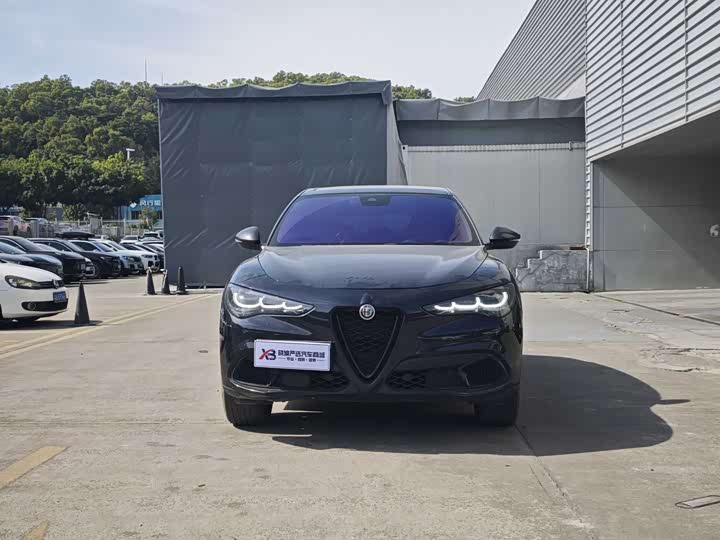 Фото 2 - Alfa Romeo Stelvio