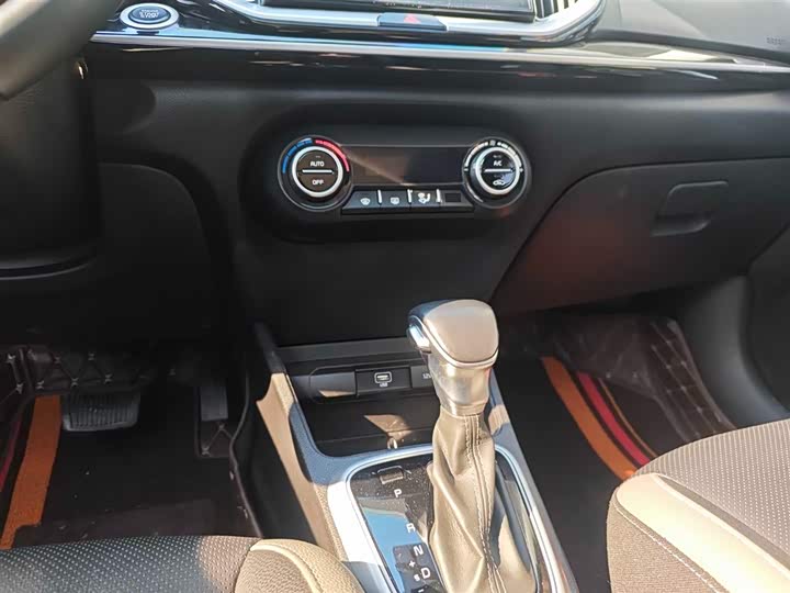 Фото 10 - Kia KX1