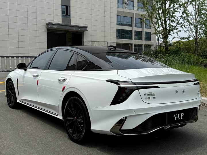 Фото 24 - Hongqi H6