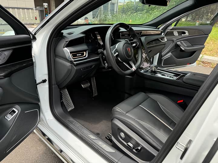 Фото 5 - Hongqi H6