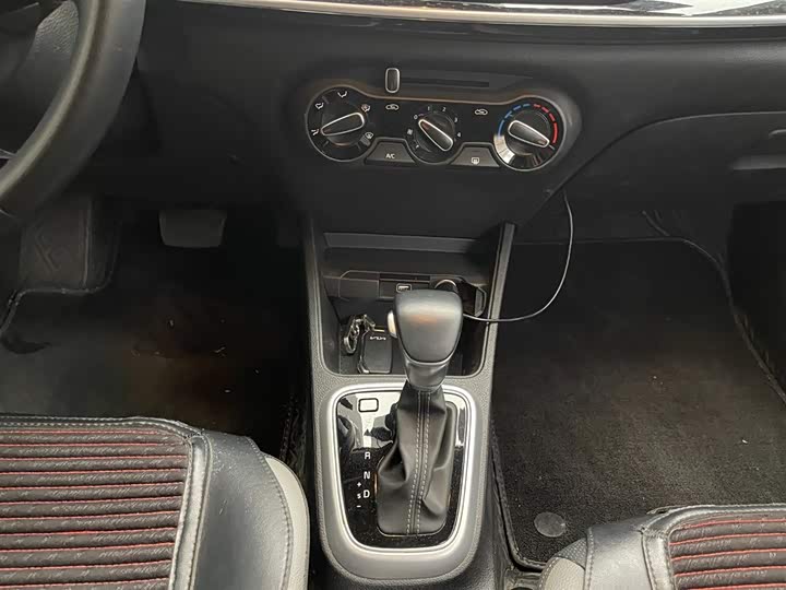 Фото 10 - Kia KX1