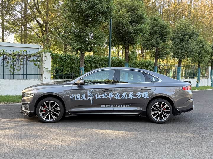 Фото 3 - Geely Preface