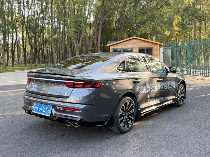 Фото 6 - Geely Preface