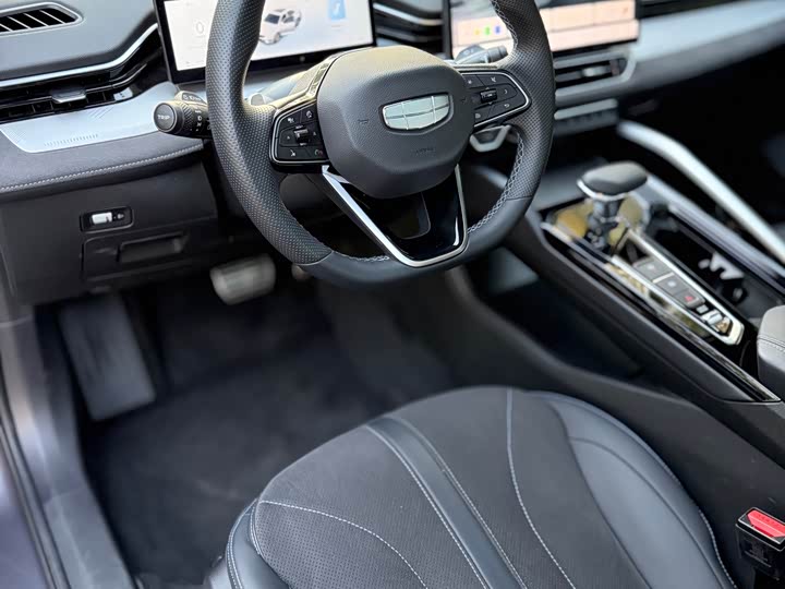 Фото 9 - Geely Preface