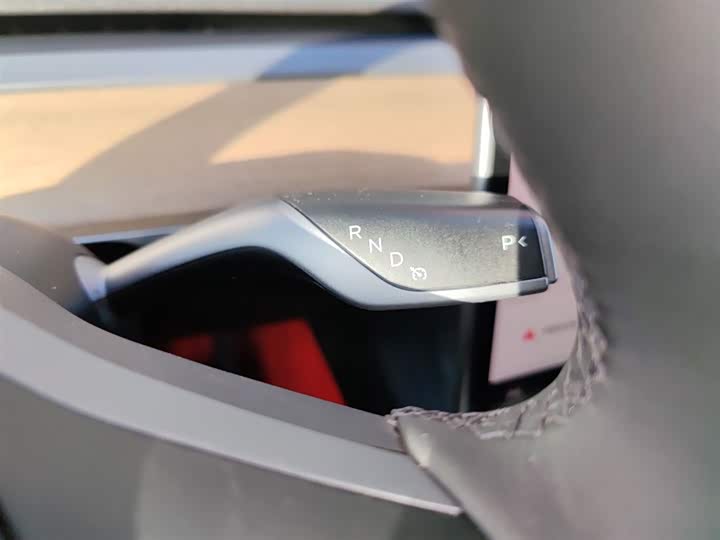 Фото 14 - Tesla Model Y