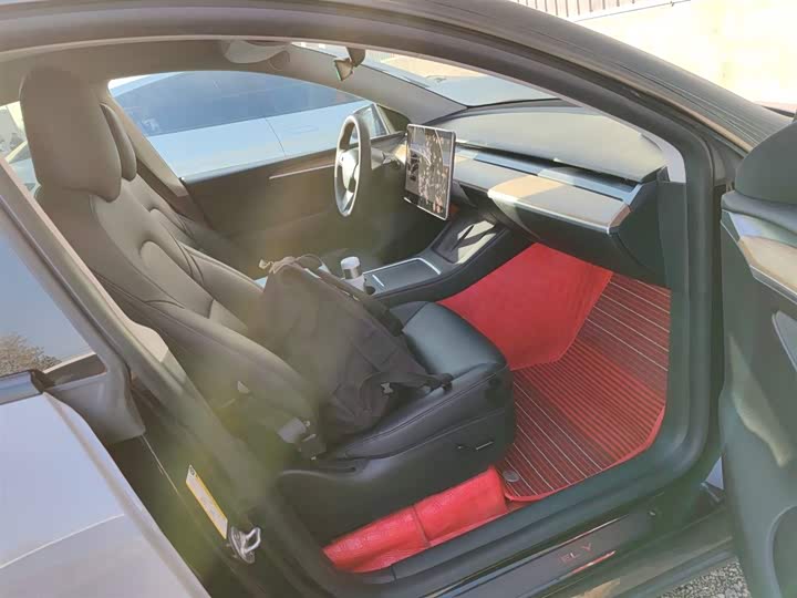 Фото 25 - Tesla Model Y