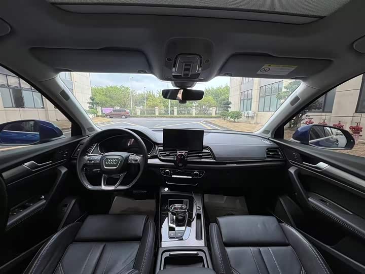 Фото 10 - Audi Q5L