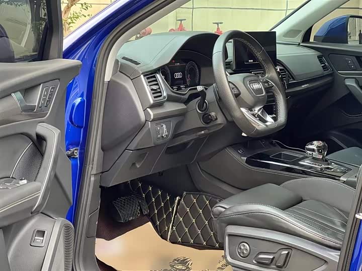 Фото 15 - Audi Q5L