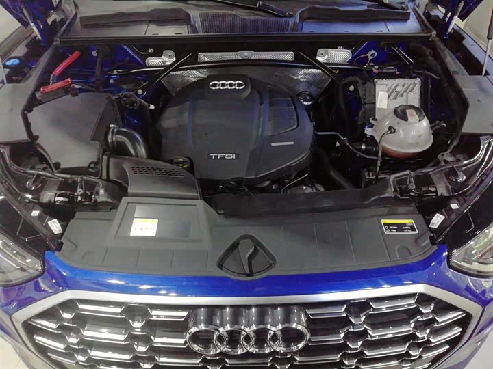 Фото 20 - Audi Q5L