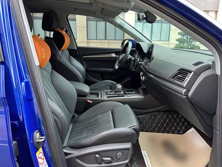 Фото 25 - Audi Q5L