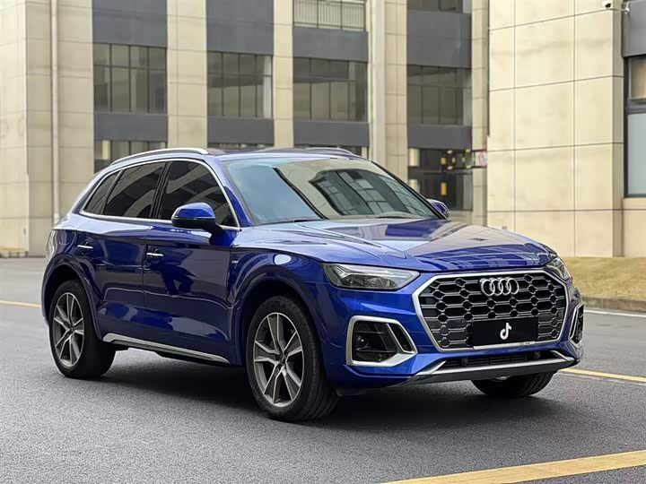 Фото 4 - Audi Q5L