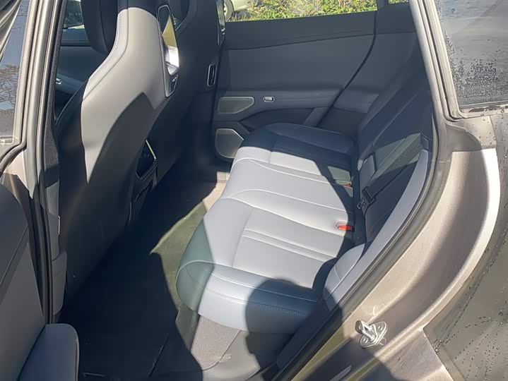 Фото 8 - Xiaomi YU7