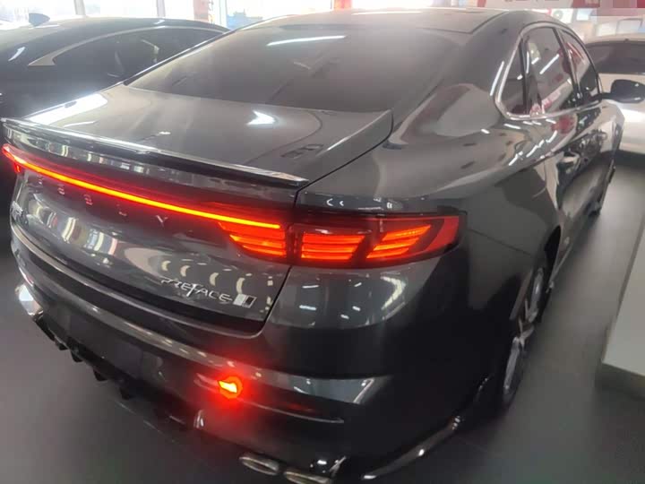 Фото 7 - Geely Preface