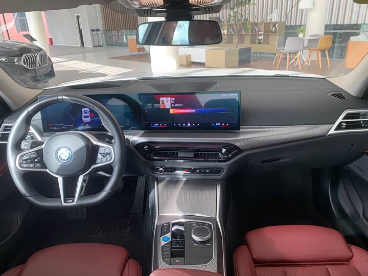 Фото 11 - BMW i3