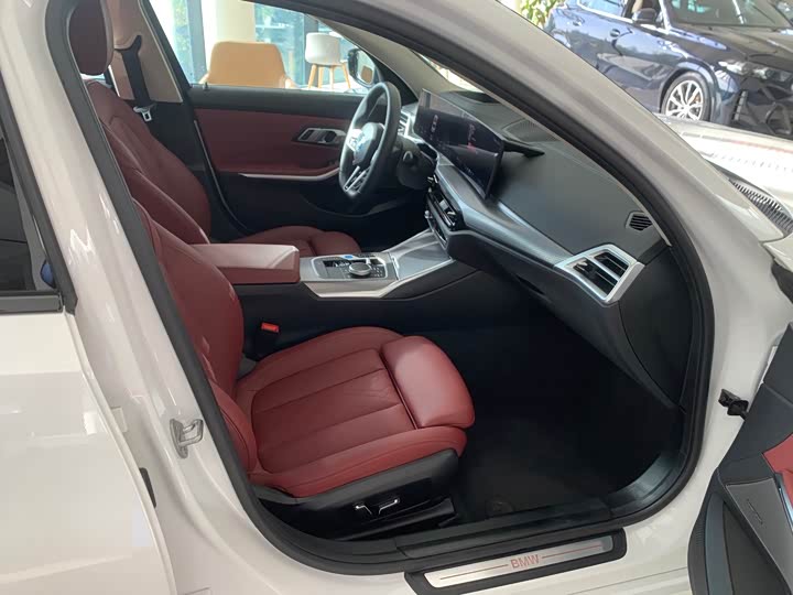 Фото 12 - BMW i3