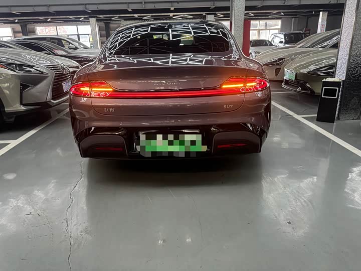 Фото 13 - Xiaomi SU7