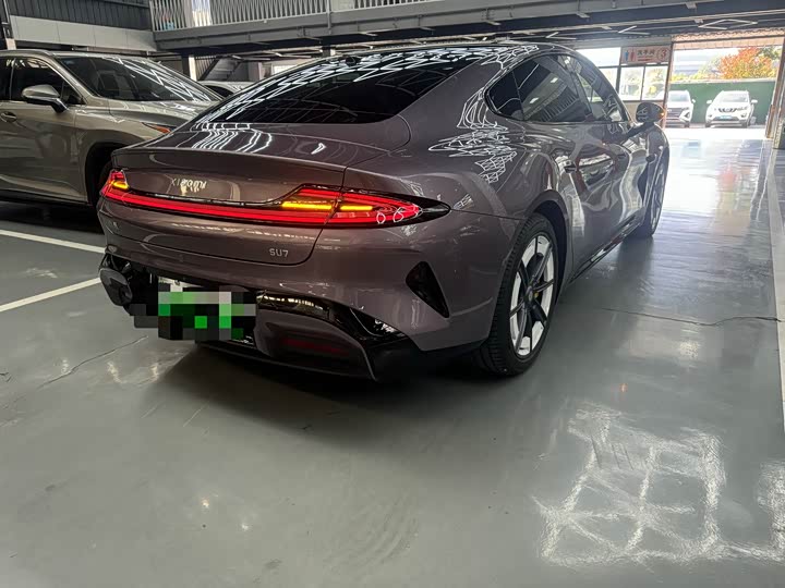 Фото 14 - Xiaomi SU7