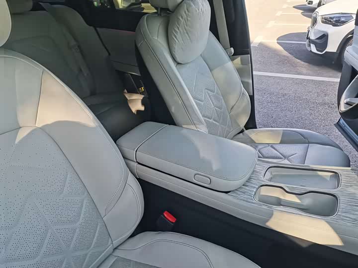 Фото 21 - Nio ES7