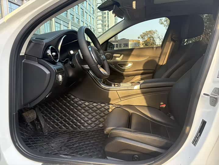 Фото 4 - Mercedes-Benz C-Class