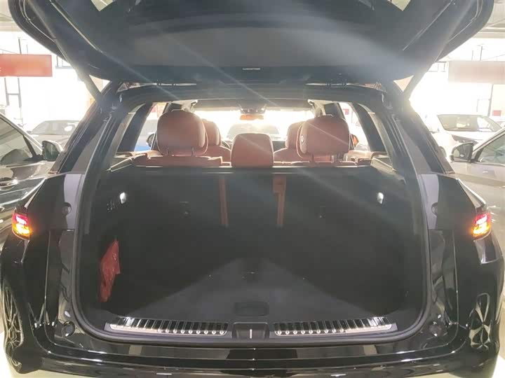 Фото 18 - LiXiang L7