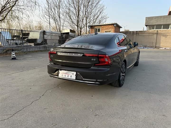 Фото 6 - Volvo S90