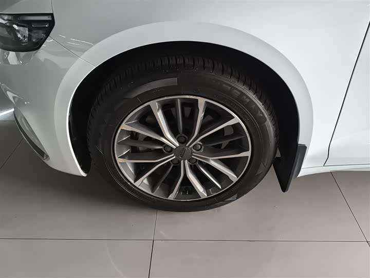 Фото 23 - Geely Preface