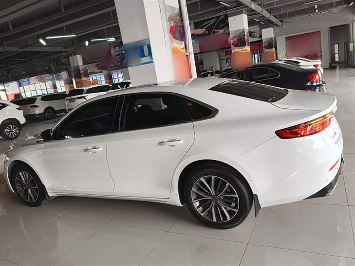 Фото 5 - Geely Preface