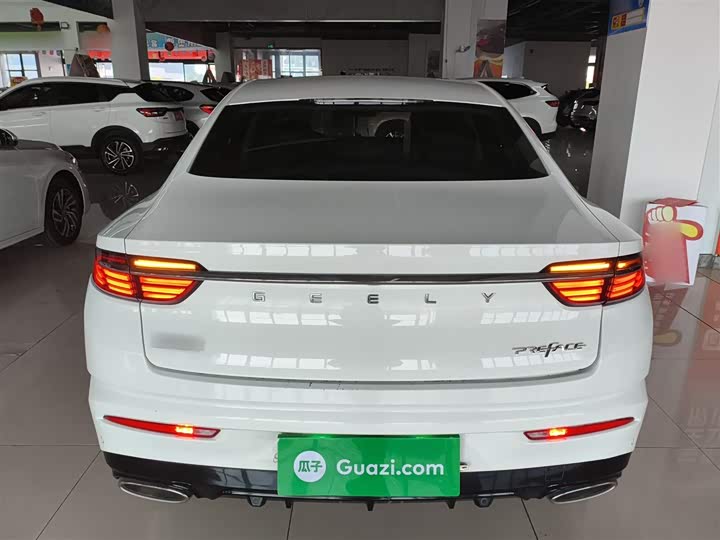 Фото 6 - Geely Preface