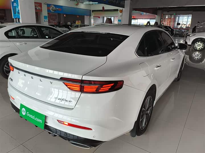 Фото 7 - Geely Preface