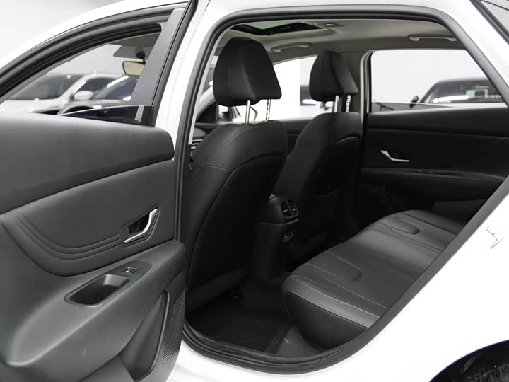 Фото 18 - Hyundai Elantra N line