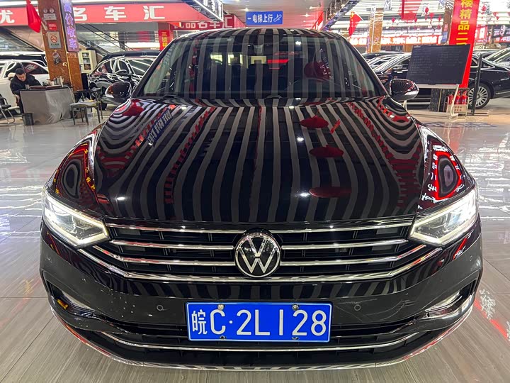 Фото 1 - Volkswagen Magotan