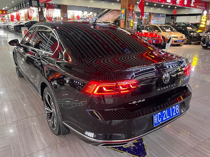 Фото 6 - Volkswagen Magotan