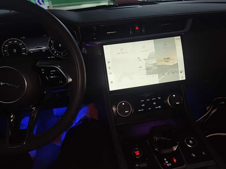 Фото 13 - Jaguar XF L