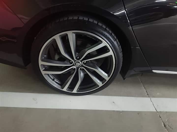 Фото 26 - Jaguar XF L