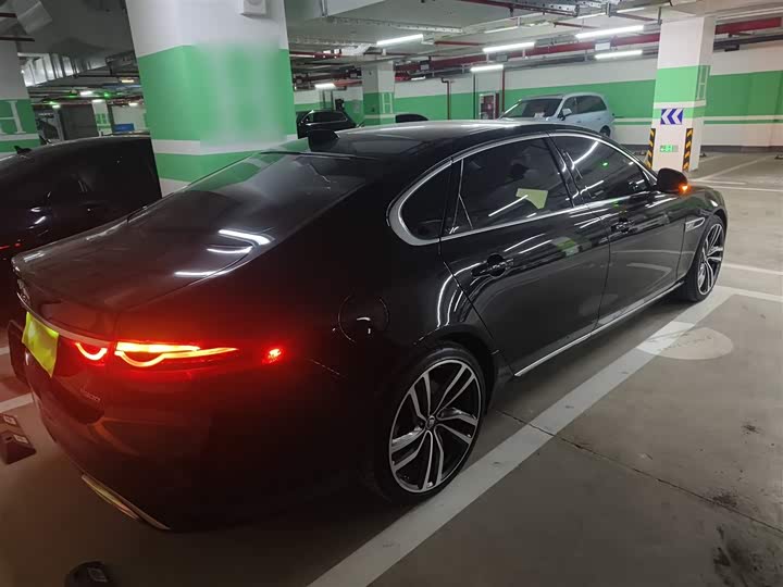 Фото 7 - Jaguar XF L