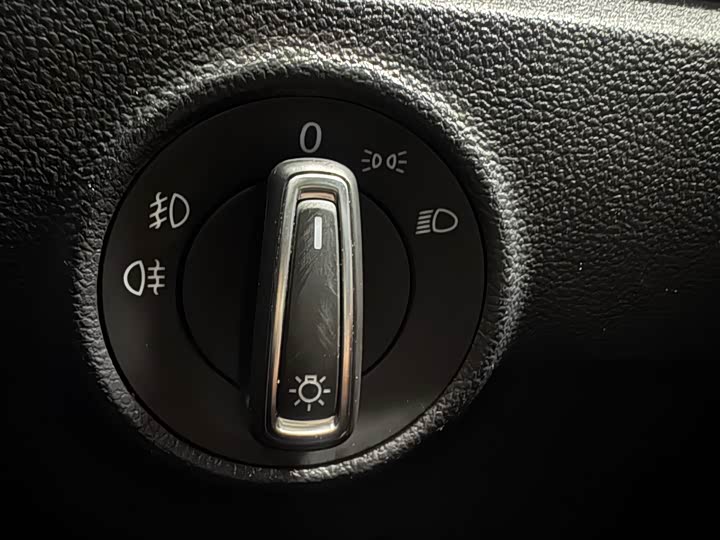 Фото 11 - Volkswagen T-Roc