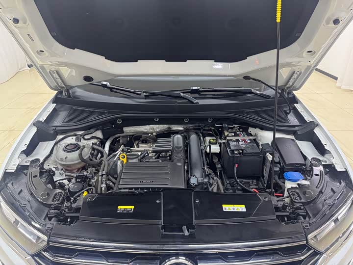 Фото 19 - Volkswagen T-Roc