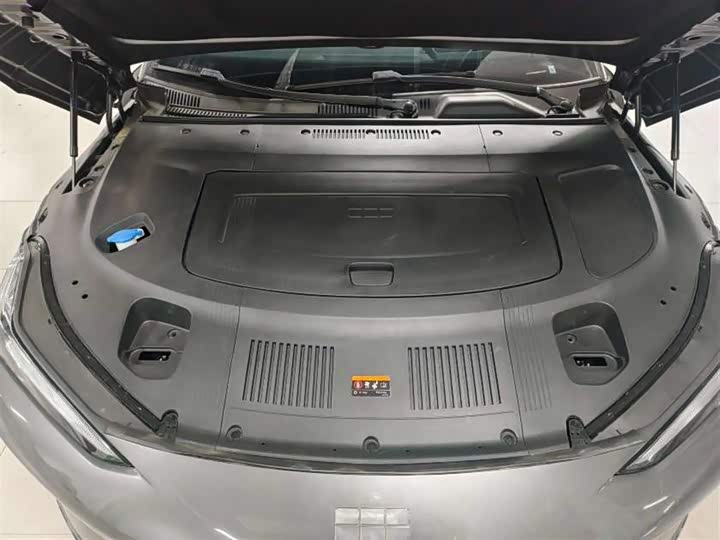 Фото 11 - Geely Galaxy E8