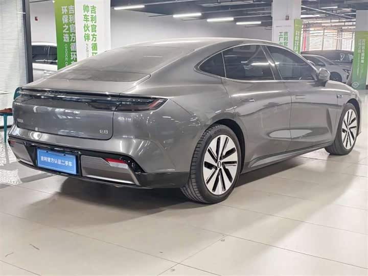 Фото 4 - Geely Galaxy E8