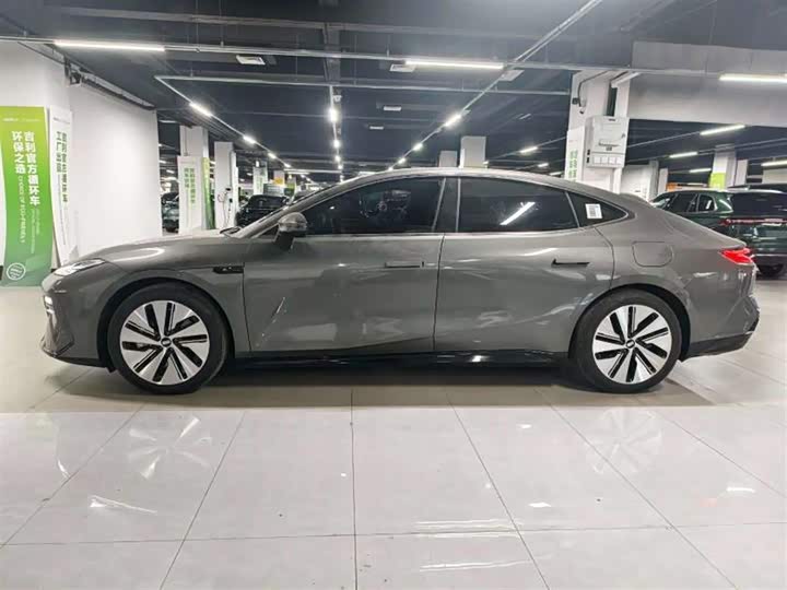 Фото 7 - Geely Galaxy E8