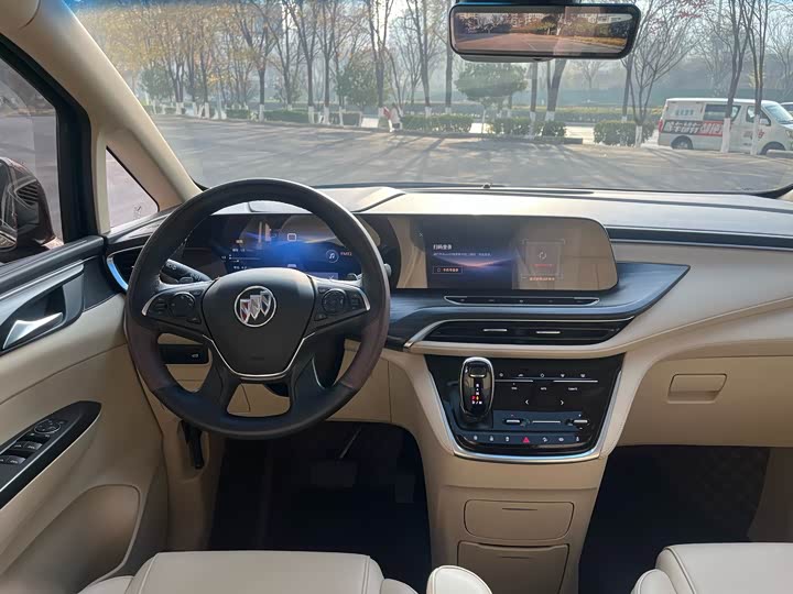 Фото 10 - Buick GL8 ES