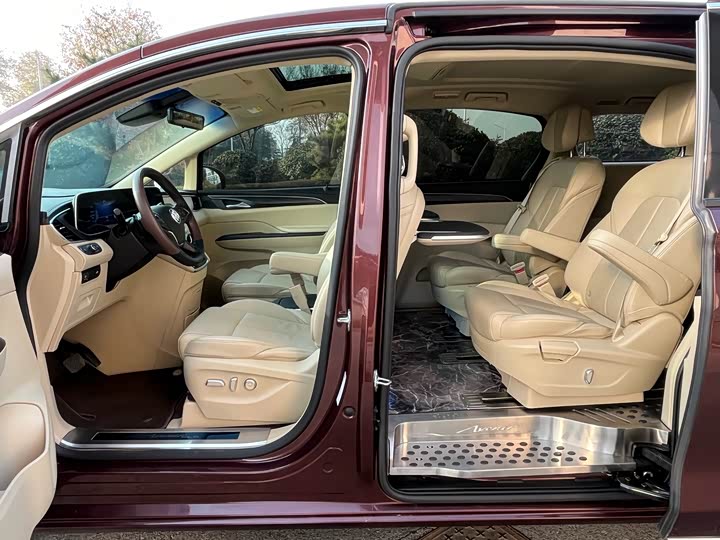 Фото 15 - Buick GL8 ES