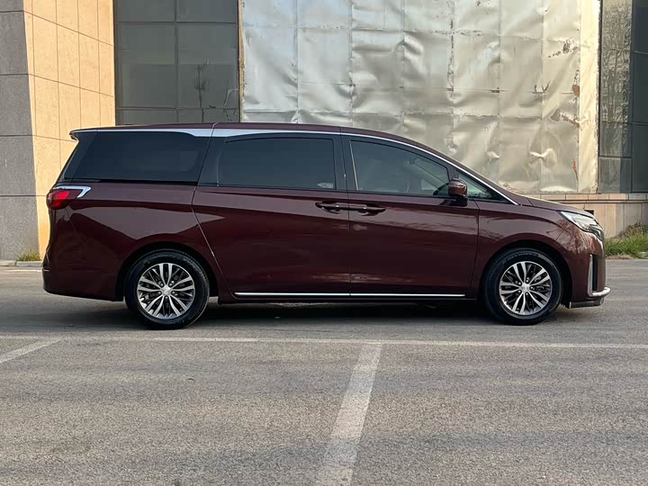 Фото 7 - Buick GL8 ES