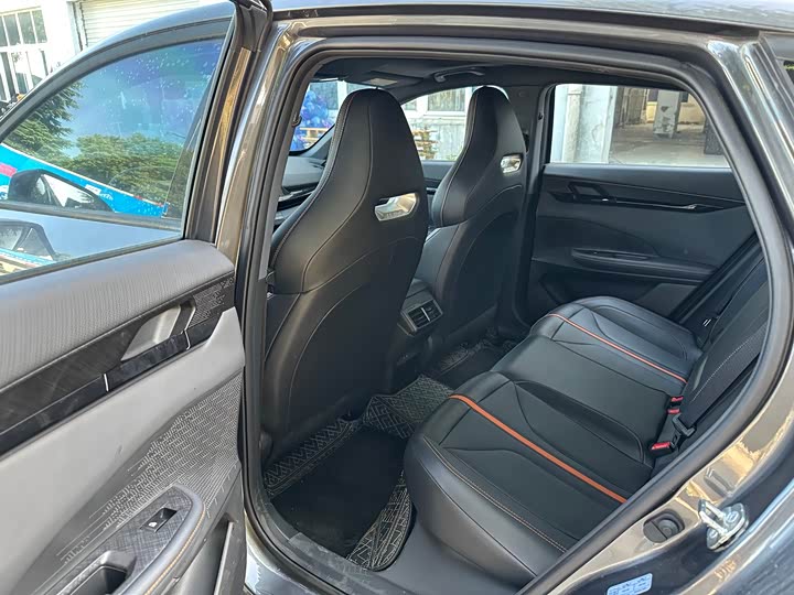 Фото 11 - Changan UNI-V